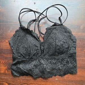​Victoria's Secret PINK Black Lace Strappy Bralette - Small